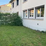 50 M2 T2 Au Calme, Lumineux, Confortable, Cosy, Climatise, Privatif Avec Parking Gratuit Et Terrasse