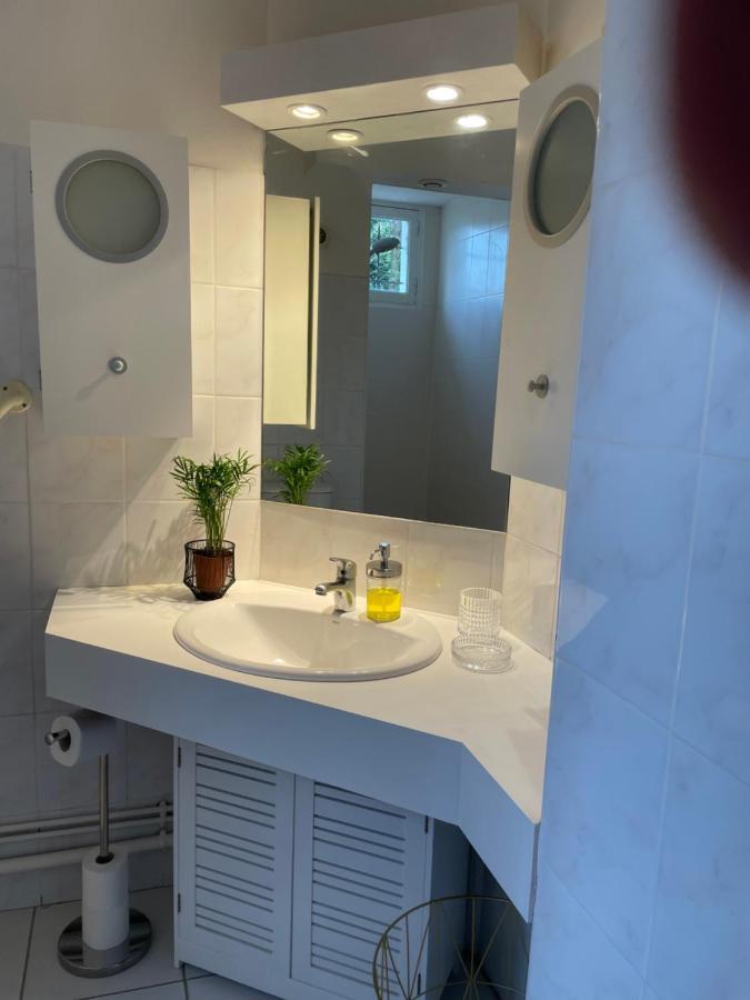 Сasa de vacaciones 50 M2 T2 Au Calme, Lumineux, Confortable, Cosy, Climatise, Privatif Avec Parking Gratuit Et Terrasse